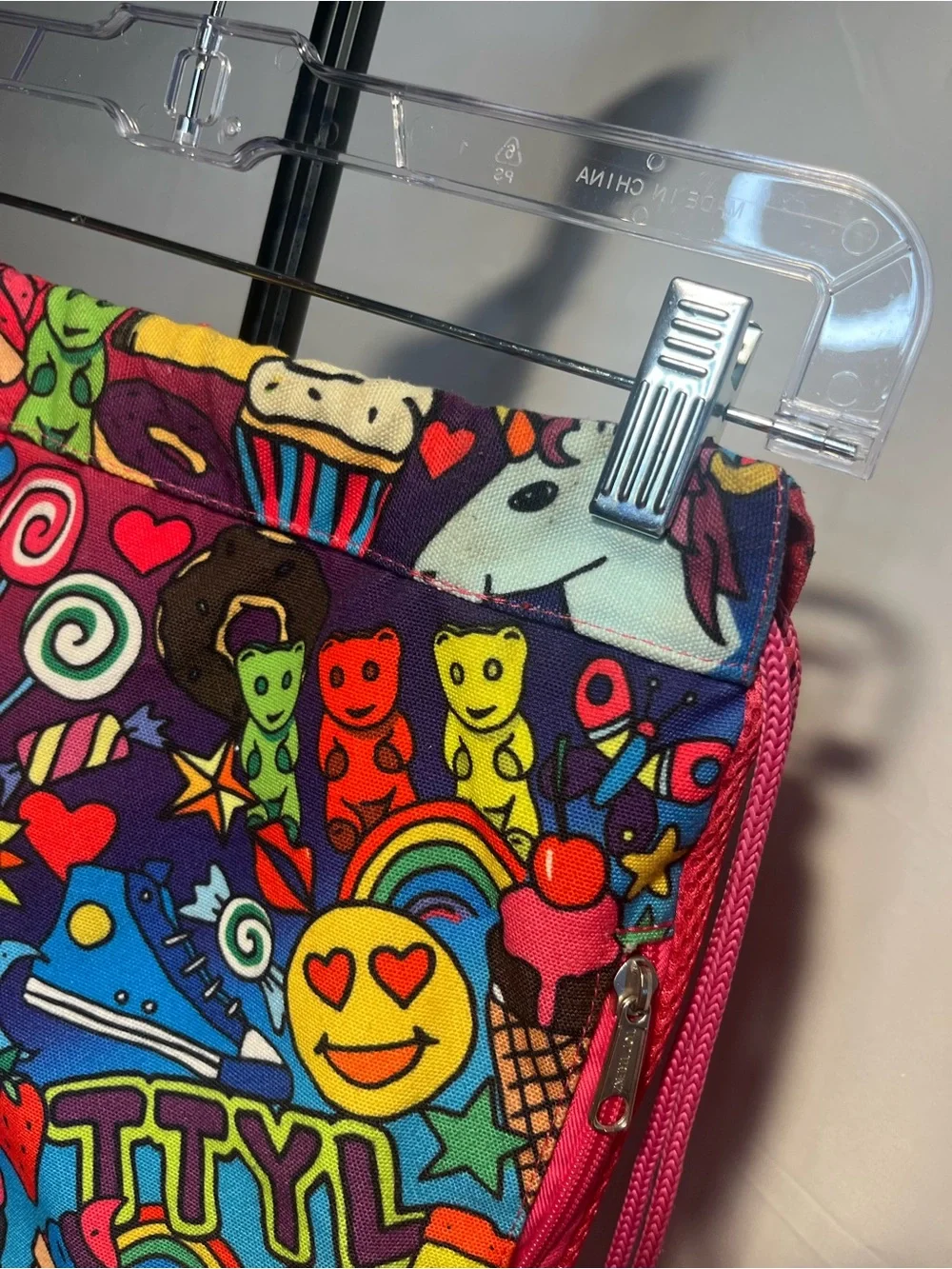 TOP TRENZ vibrant, multi-colored all Over doodle print duffel bag